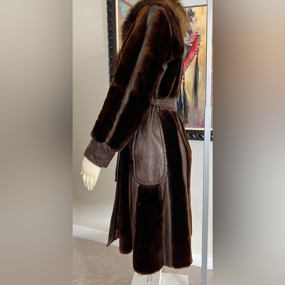 Vintage Brown Genuine Leather Coat with Faux Fur Stripes – Very Nice Condition - Picture 5 of 13